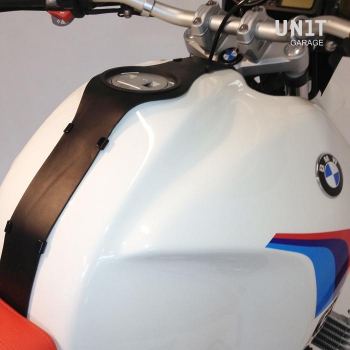 背带由一粒皮革制成