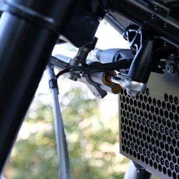 减震器直线转向Ohlins R nineT