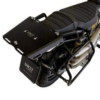 Atlas 44L 通用铝合金尾箱 + 带乘客扶手的后货架 Triumph Street Scrambler 900（2026 年及以后）