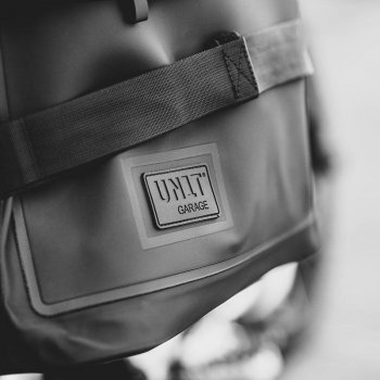 TPU 35L - 45L 中的 Khali 侧袋 + 消音器侧的铝板