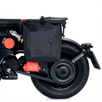 TPU的Khali侧袋 + BMW CE 02 左底盘