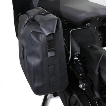 Khali TPU 侧包 + BMW CE 04 左车架