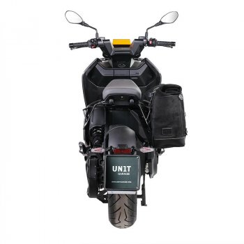 分体皮革 22L-30L + 右侧 BMW CE 04 车架的侧挂式 Scram