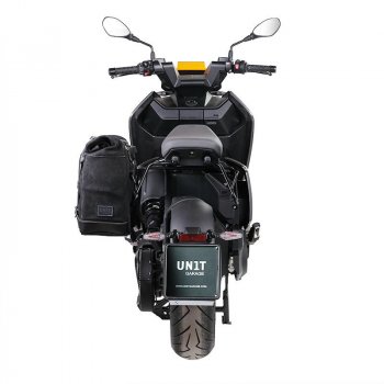 打蜡绒面革侧袋 + Aprilia Tuareg 660 SX 车架