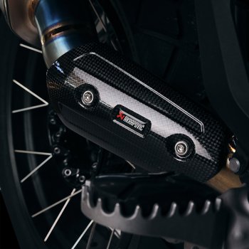 Akrapovic 钛合金排气管 BMW R1300GS 和 ADV