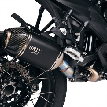 Akrapovic 钛合金排气管 BMW R1300GS 和 ADV