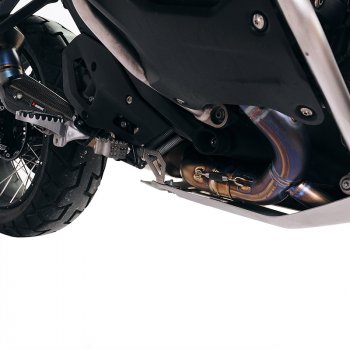 Akrapovic 钛合金排气管 BMW R1300GS 和 ADV