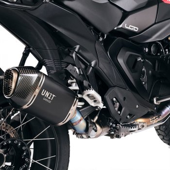 Akrapovic 钛合金排气管 BMW R1300GS 和 ADV