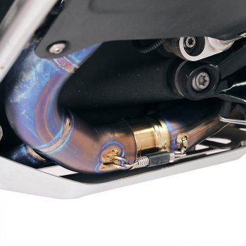 Akrapovic 钛合金排气管 BMW R1300GS 和 ADV