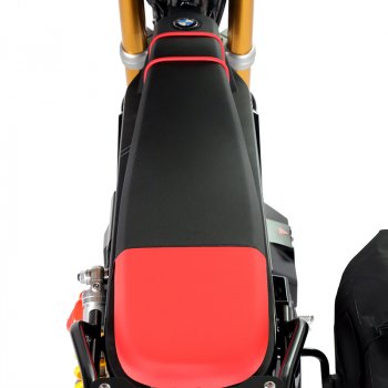 黑色/橙色马鞍盖