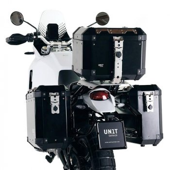 一对 Atlas 40L + 34L 铝包 + Ducati DesertX 车架