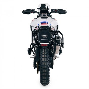 一对 Atlas 铝制包 47L+41L，带 BMW F900GS 车架
