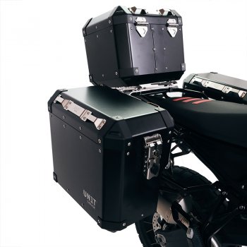 一对 Atlas 铝制包 47L+41L，带 BMW F900GS 车架