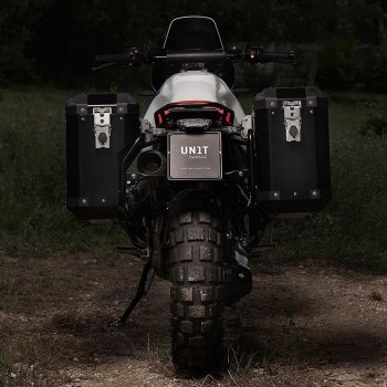 一对Atlas铝制40L + 34L铝制袋，带有nineT框架