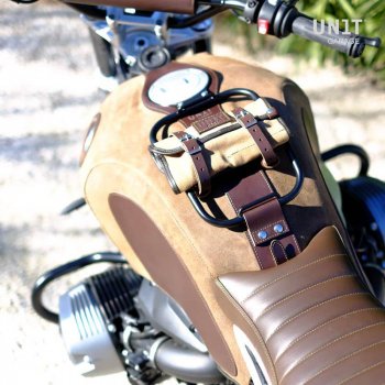 皮革背心用行李架分开