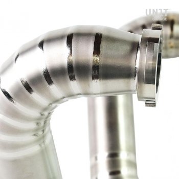 钛 R18 完整消音器，带可见焊接