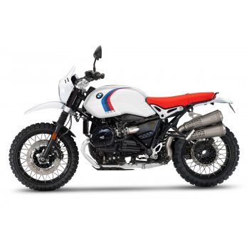 带牌照套件的后挡泥板