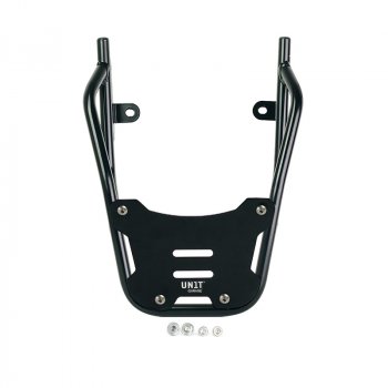 带乘客把手的 BMW CE 02 行李架