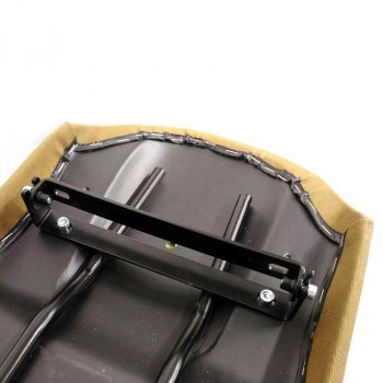 棕色皮革马鞍，帆布